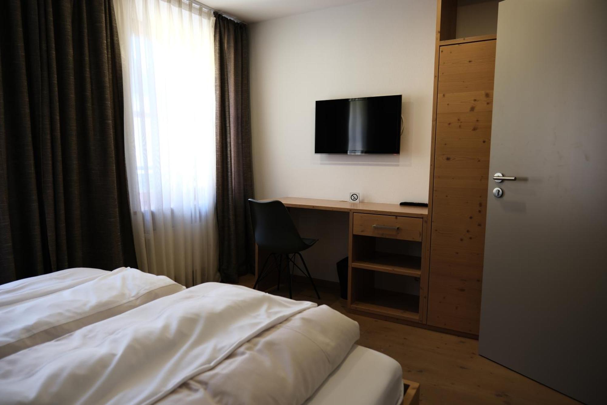 "Beim Butz" Hotel Worth an der Donau Exterior foto